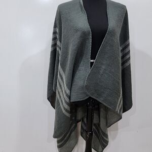 BB Dakota Gray Blanket Wrap Cape Poncho Shawl One Size Soft Boho Cottagecore
